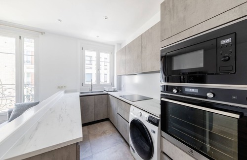 Levallois-Perret Appartement | 2 rooms Modern & Cozy - 150m Metro L3