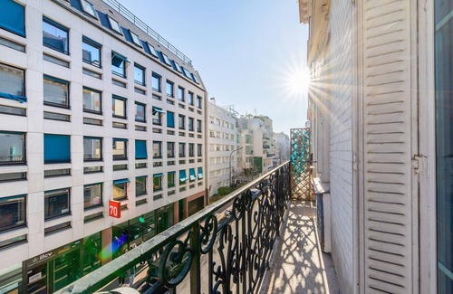 Levallois-Perret Appartement | 2 rooms Modern & Cozy - 150m Metro L3