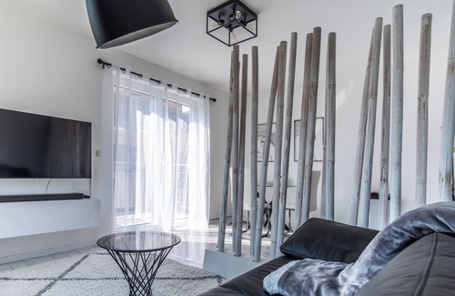 Großwiederitzsch Appartement | 2 rooms with balcony, underground parking, workplace, free coffee, 4k TV, fast wifi
