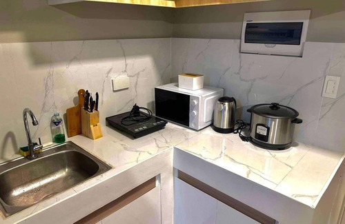 Angeles City Maison | 2-storey house with parking WIFI, Netflix, AC, Pool near Clark Airport
