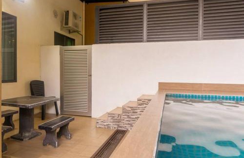 Labu Maison | 2 Storey Semi-D Homestay Nilai and KLIA, F1 Sepang with Pool