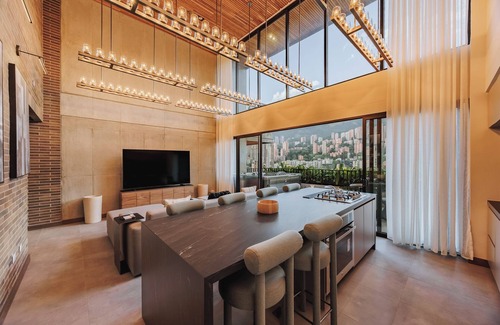 La Florida Appartement | 2-story 2470 sqft duplex with breathtaking view to El Poblado