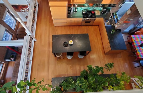 SoHo Appartement | Nolita Penthouse ... lumière incroyable, plafonds de 26 'et grand espace extérieur