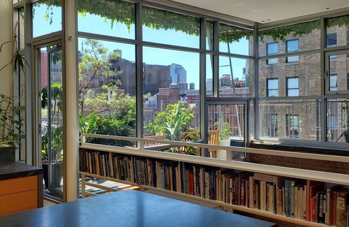 SoHo Appartement | Nolita Penthouse ... lumière incroyable, plafonds de 26 'et grand espace extérieur