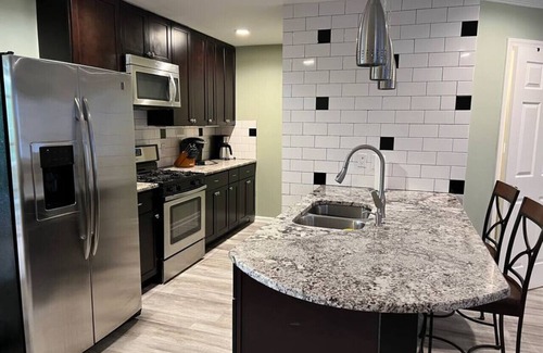 Northeast Raleigh Maison | 2-Story Townhouse with King Size Bed off Capital Blvd