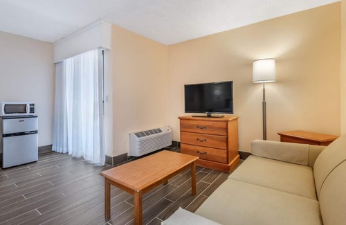 Seabreeze Park Hôtel | 2 Units | Daytona Beach Getaway | Experience Local Attractions & Ocean Escape