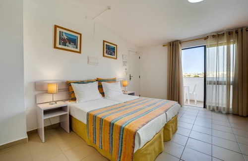 Albufeira Hôtel | 2 Units | Spacious & Peaceful Algarve Stay Minutes from the Beautiful Coastline