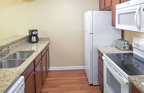 Berkeley Hôtel | 2 Units w/ Kitchens Perfect for Families, Onsite Pools, Free Parking!