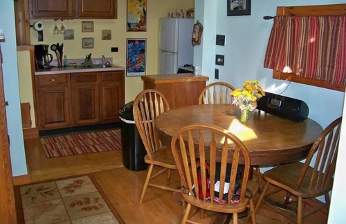 Lake Erie Beach Cottage | 1 * Angola Rental "The HideAway" Disponibilité toute l'année. Buffalo Bills Weekends !!