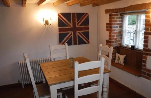 Highworth Maison | 2 Vicarage Lane