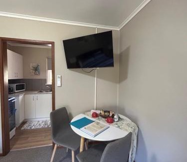 Canowindra Appartement | #2 Waddell Studio Apartment