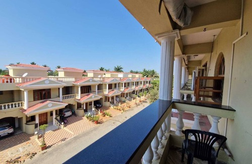 Benaulim Appartement | 2 x King Size en suite bedrooms with wardrobes with fridge and filtered water.