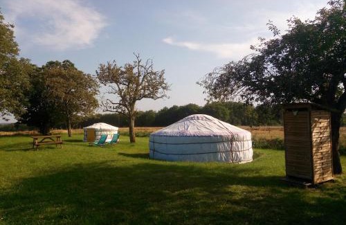 Druyes-les-Belles-Fontaines Autre | 2 Yourtes au naturel