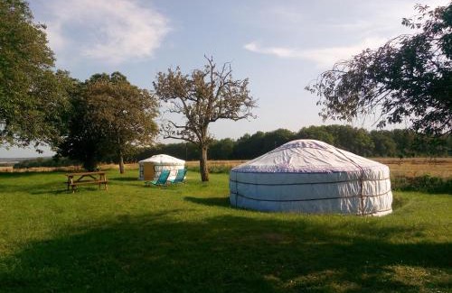 Druyes-les-Belles-Fontaines Autre | 2 Yourtes au naturel