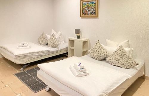 Gaertringen Appartement | 2 Zimmer Apartment, 70 qm, max 4 Pers, private Terasse, 2 Parkplätze, Internet 250 MBit