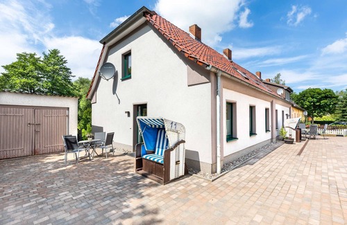 Kroepelin Appartement | 2- Zimmer- Ferienhaushälfte Lucky 1 - Familien Ferienhof Lucky bei Kühlungsborn OFC 08