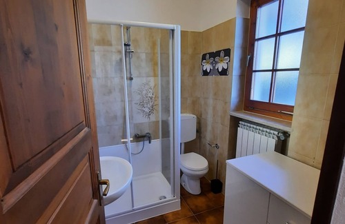 Cannobio Appartement | 2-zimmer-wohnung in Ruhiger und Sonniger Lage nur ca. 700 m vom Strand