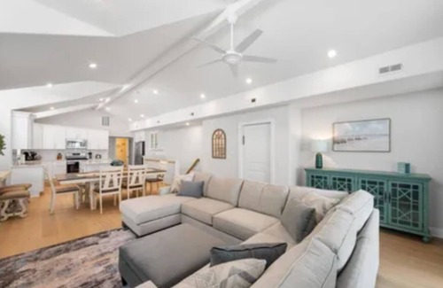 Sea Isle City Maison | 20 37th Street EAST, Sleeps 14, 150 feet to the beach, in the heart of Sea Isle!