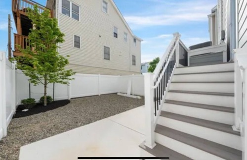 Sea Isle City Maison | 20 37th Street EAST, Sleeps 14, 150 feet to the beach, in the heart of Sea Isle!