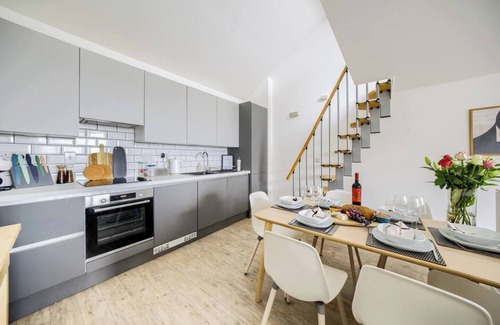 Coventry Maison | 20 Cable Yard - Stylish, modern house, Coventry