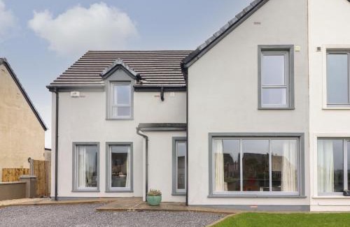 Fenit Maison | 20 Lighthouse Village