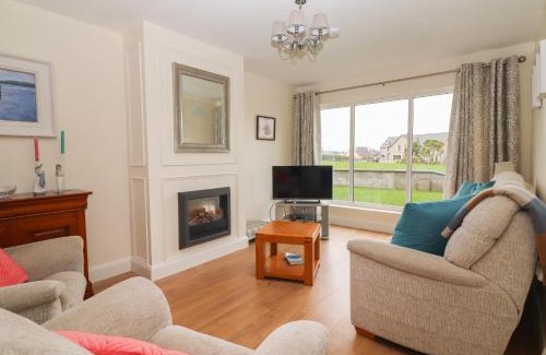 Fenit Maison | 20 Lighthouse Village