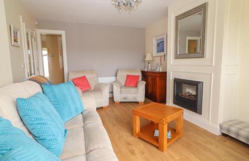 Fenit Maison | 20 Lighthouse Village