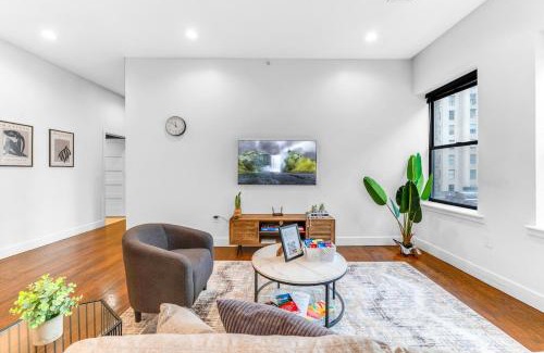 Central Business District Appartement | 20 MIN to Manhattan! 2BR Luxurious Comfy & Spotless