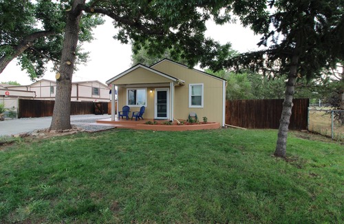 Arvada Maison | Free RV parking, Private home, dogs are welcome. Close to everything