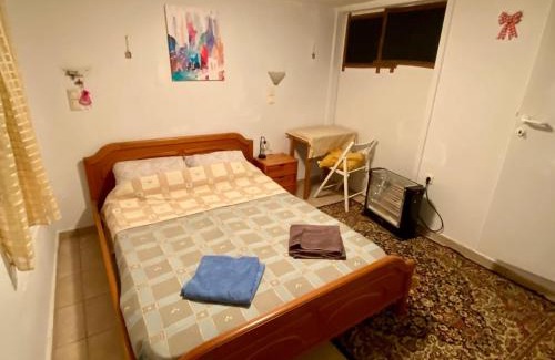 Galatsi Maison | 20 mins from city centre,rural house