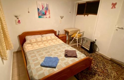Galatsi Maison | 20 mins from city centre, rural house