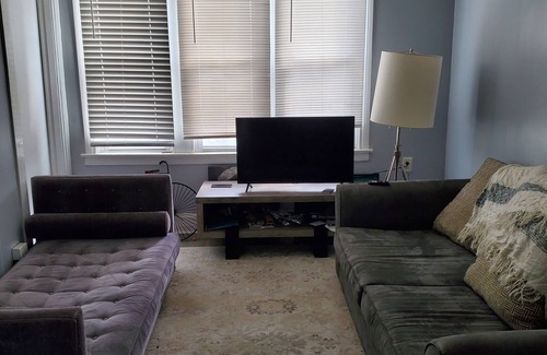 Chatham Appartement | 20 mins to downtown or Indiana