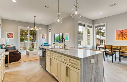 Tradewinds Maison | 20 mins to Pensacola Beach, Modern Amenities