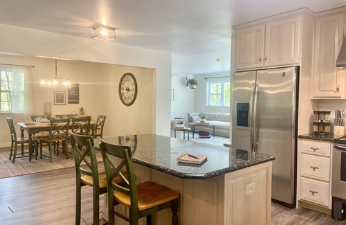 West Milton Maison | < 20 minutes from Bucknell. 4 minutes from Routes I-80 & 180.