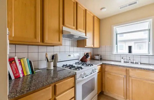 Sharp Park Copropriété | 20 minutes to SF, One block to the beach, fire pit on expansive deck