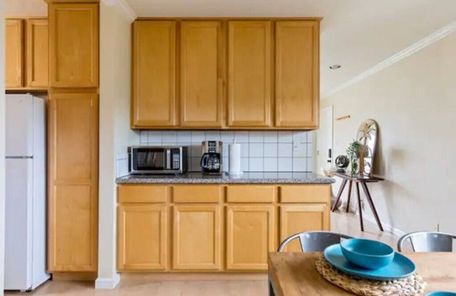 Sharp Park Copropriété | 20 minutes to SF, One block to the beach, fire pit on expansive deck