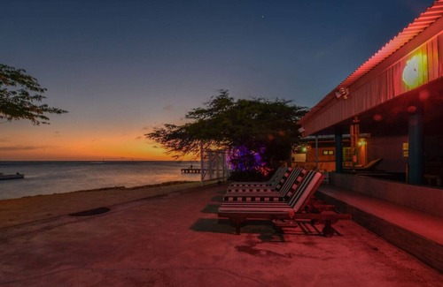 Savaneta Maison | 20% OFF FOR ALL 4 NIGHT STAYS - NEW Listing - Beachfront Suite & Spacious Patio