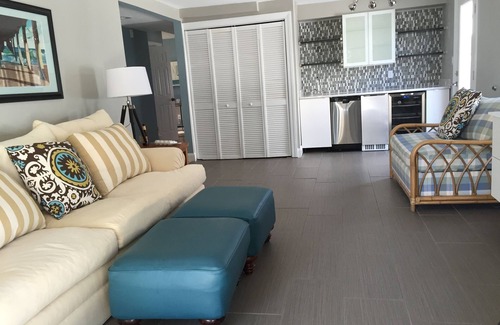 Avalon Maison | Parfait Beach Block Home avec piscine incroyable et zone de divertissement en plein air