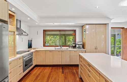 New Brighton Maison | 20 Steps - STUNNING Beachfront RETREAT. Private beach access. North Byron