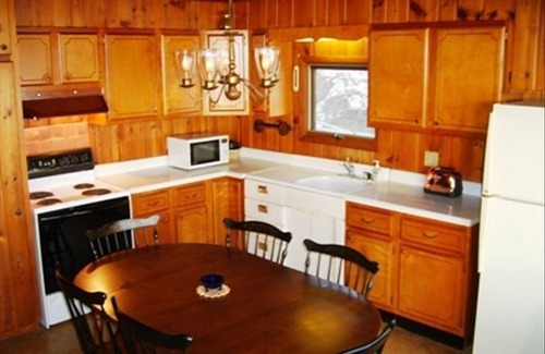 Valois Cottage | 200 pieds d'accès au lac de niveau.