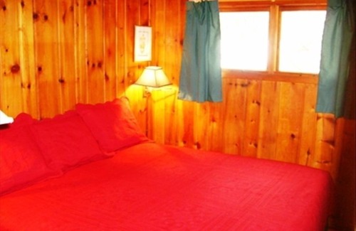 Valois Cottage | 200 pieds d'accès au lac de niveau.