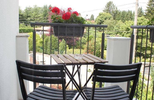 Travedona-Monate Lit Et Petit-Déjeuner | 200 m² Chambre d'hôtes ∙ 3 chambres ∙ 11 personnes
