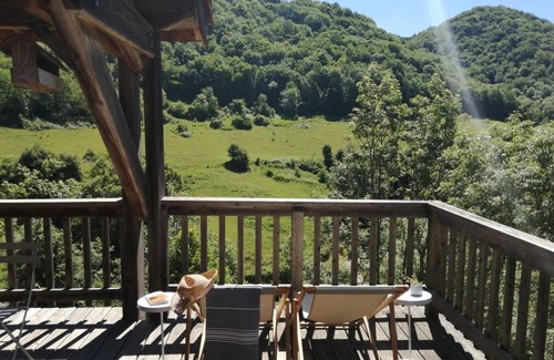Amberieu-en-Bugey Maison | 200 m² Gîte ∙ 7 chambres ∙ 15 personnes
