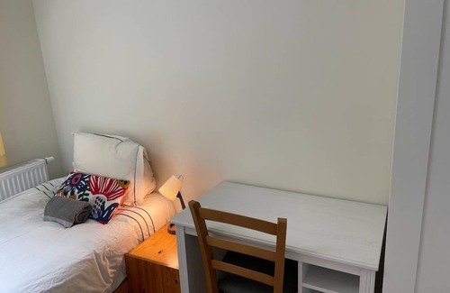 Quartier Midi-Lemonnier - Zuid-Lemonnierwijk Station Balnéaire | 200 m² Chambre privée ∙ 1 chambre ∙ 1 personne