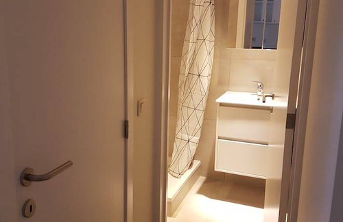 Saint-Josse-ten-Noode Station Balnéaire | 200 m² Chambre privée ∙ 1 chambre ∙ 1 personne
