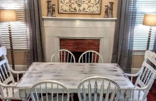 Millbrook Cabine | 200 yr old Manor. Close to RTJ! Beautiful property with million dollar views.