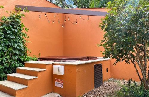 Guaruja Maison | 200m do mar 1 Suite Jacuzzi Churrasq Varanda