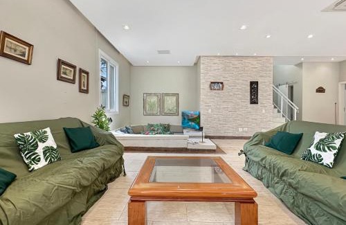 Enseada Maison | 200m do mar - AC - 1 Suite - Piscina - Churrasqueira