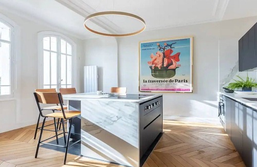 Quartier du Gros-Caillou Appartement | 200M2 LUXURY ON AV.de la BOURDONNAIS WITH TERRACE, TAILORED TO HIGHEST STANDARDS