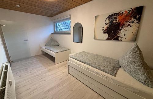 Region Hannover District Appartement | 200qm - 9 rooms - Parkplatz - 3 Bäder - MalliBase Apartments